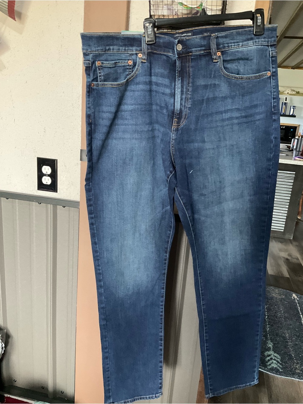 Lucky Brand Men's Slim Straight Blue Jeans
